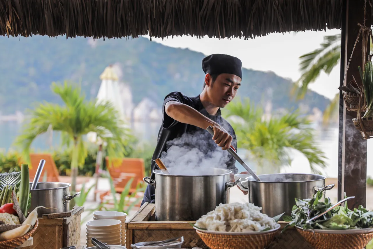Phục vụ buffet buổi sáng