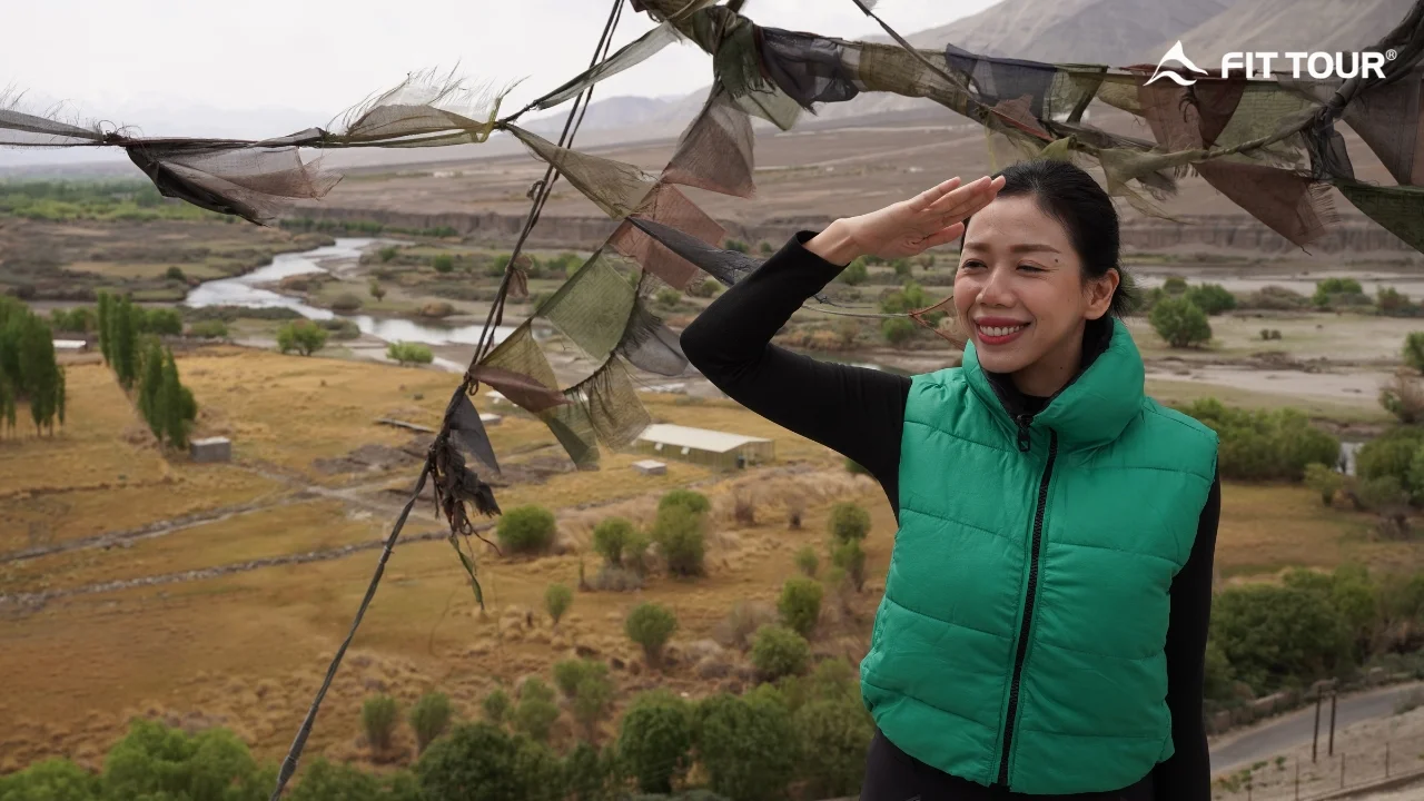 Ms Van Ngam Thung Lung Ladakh Ben Co Cau Nguyen