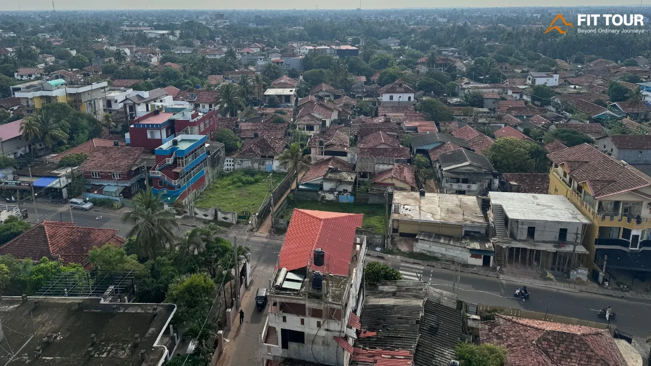 Khảo sát thị trấn duyên hải Negombo cạnh sân bay quốc tế Colombo