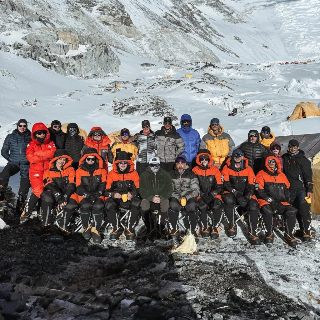 Đoàn thám hiểm của Nims Dai tại trạm Everest Base Camp
