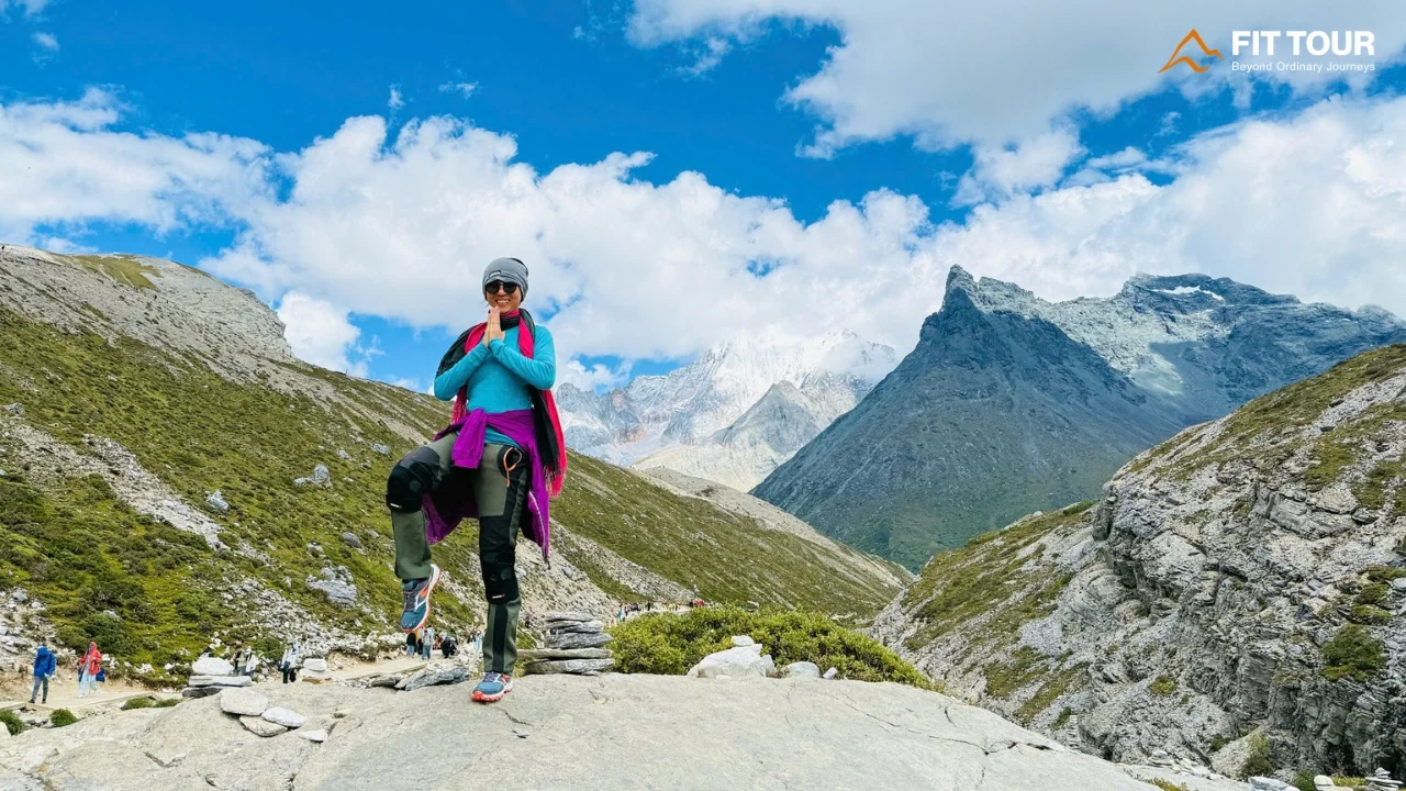 Du khách tĩnh tại kết nối với thiên nhiên nguyên bản trên cung đường trekking Á Đinh