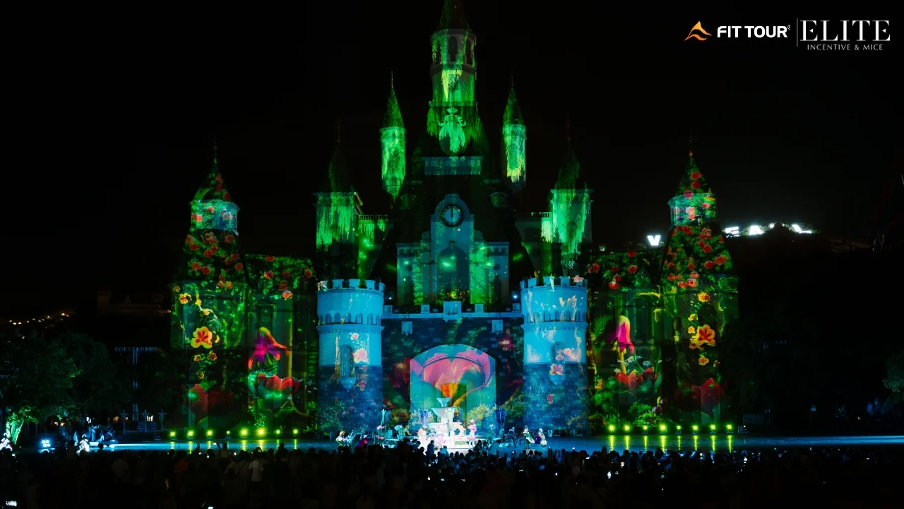 Show diễn ánh sáng lâu đài VinWonders