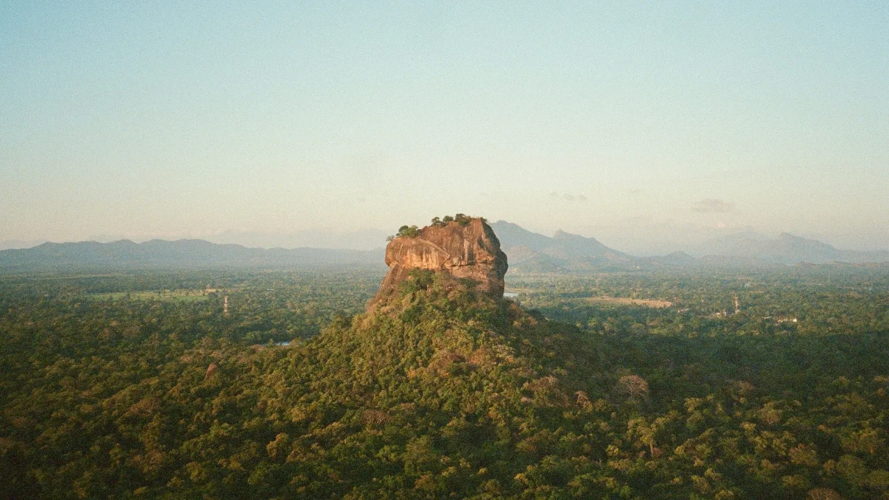 Pháo Đài Sigiriya Với 1.200 Bậc Leo - Di Sản UNESCO Sri Lanka