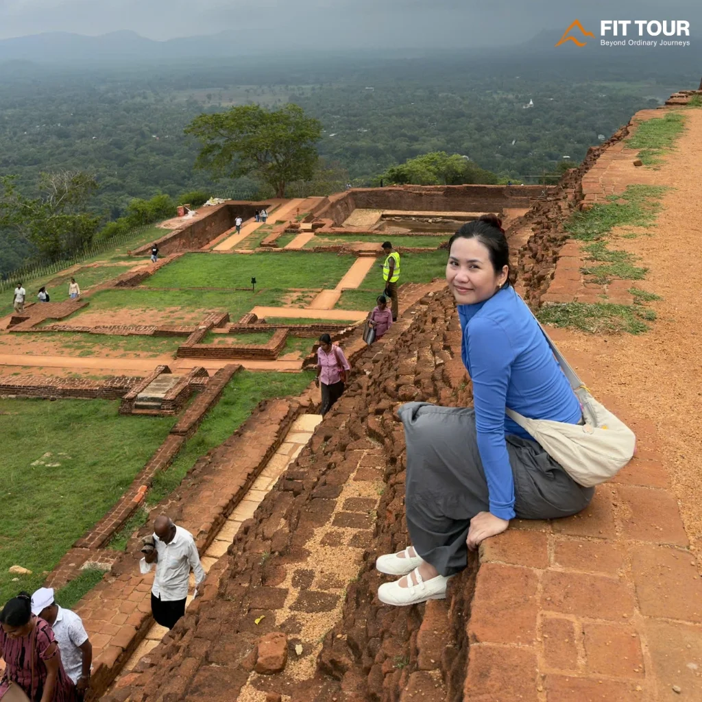 Hồ chứa nước bằng đá trên đỉnh pháo đài Sigiriya