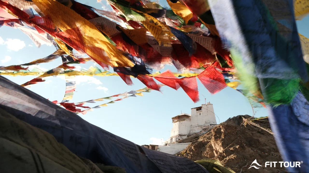 Tu viện Namgyal Tsemo lúc chạng vạng