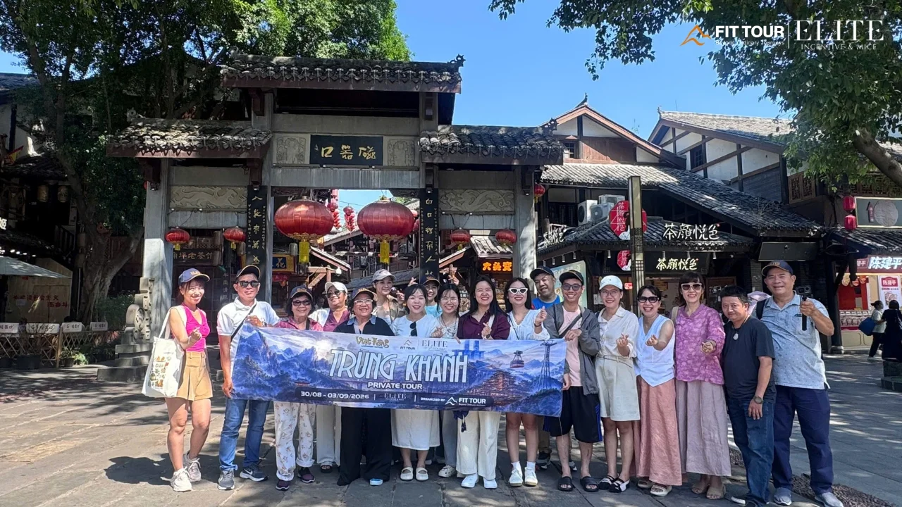Hành Trình Trùng Khánh Cùng Việt Hồng – Private Tour Trùng Khánh