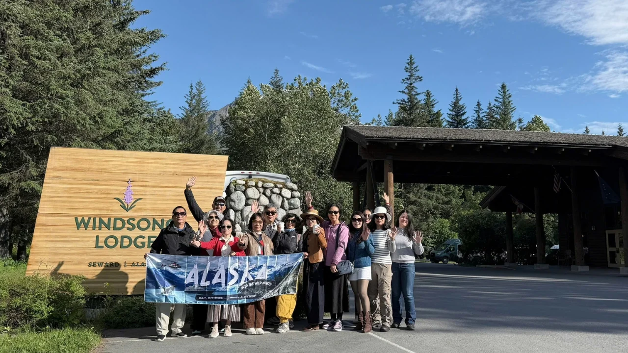 Hình ảnh khách hàng FIT TOUR khám phá vùng đất hoang dã Alaska