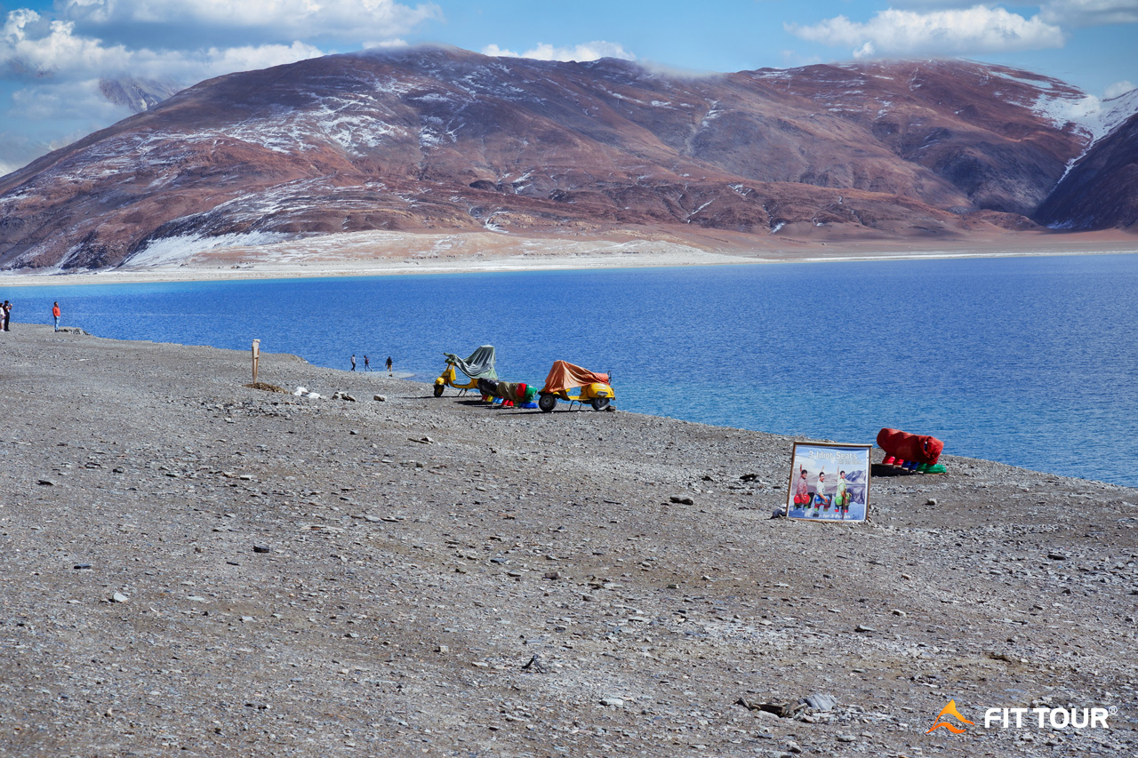Ven hồ Pangong Tso Ladakh