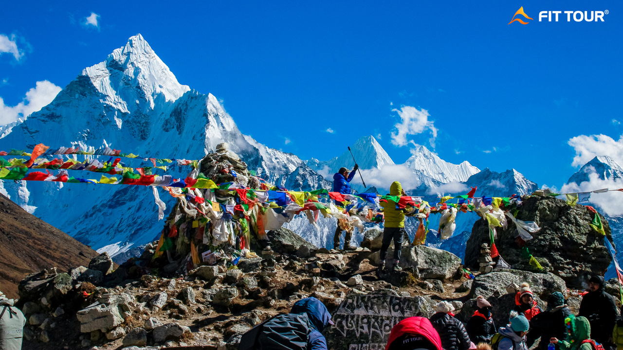Đến ngọn núi với tầm nhìn 360 độ ra dãy Himalayas
