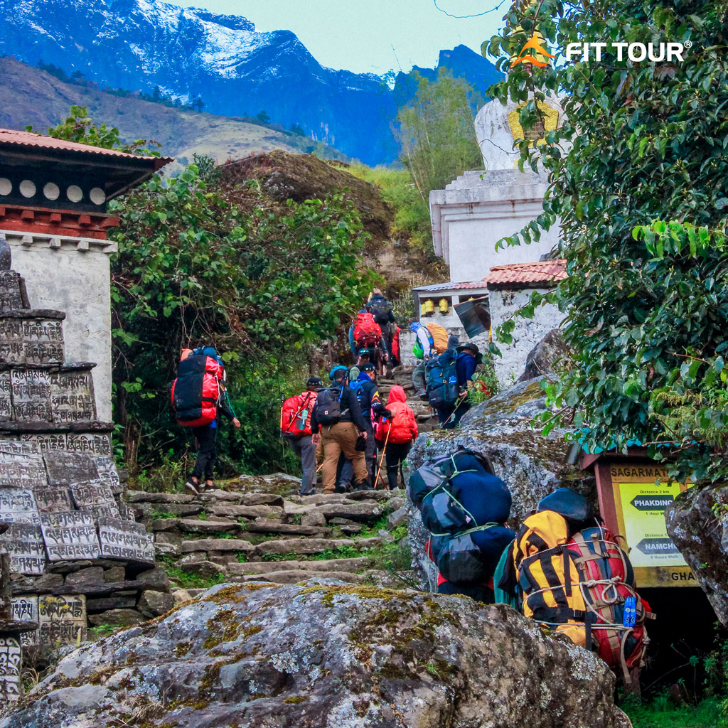 Di chuyển từ Phakding Nepal