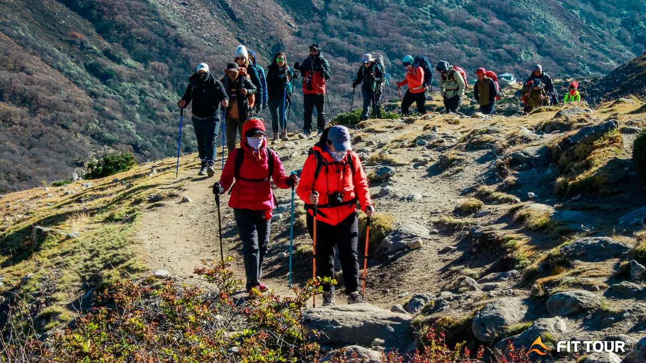 Đoàn khách Trek đến Dingboche