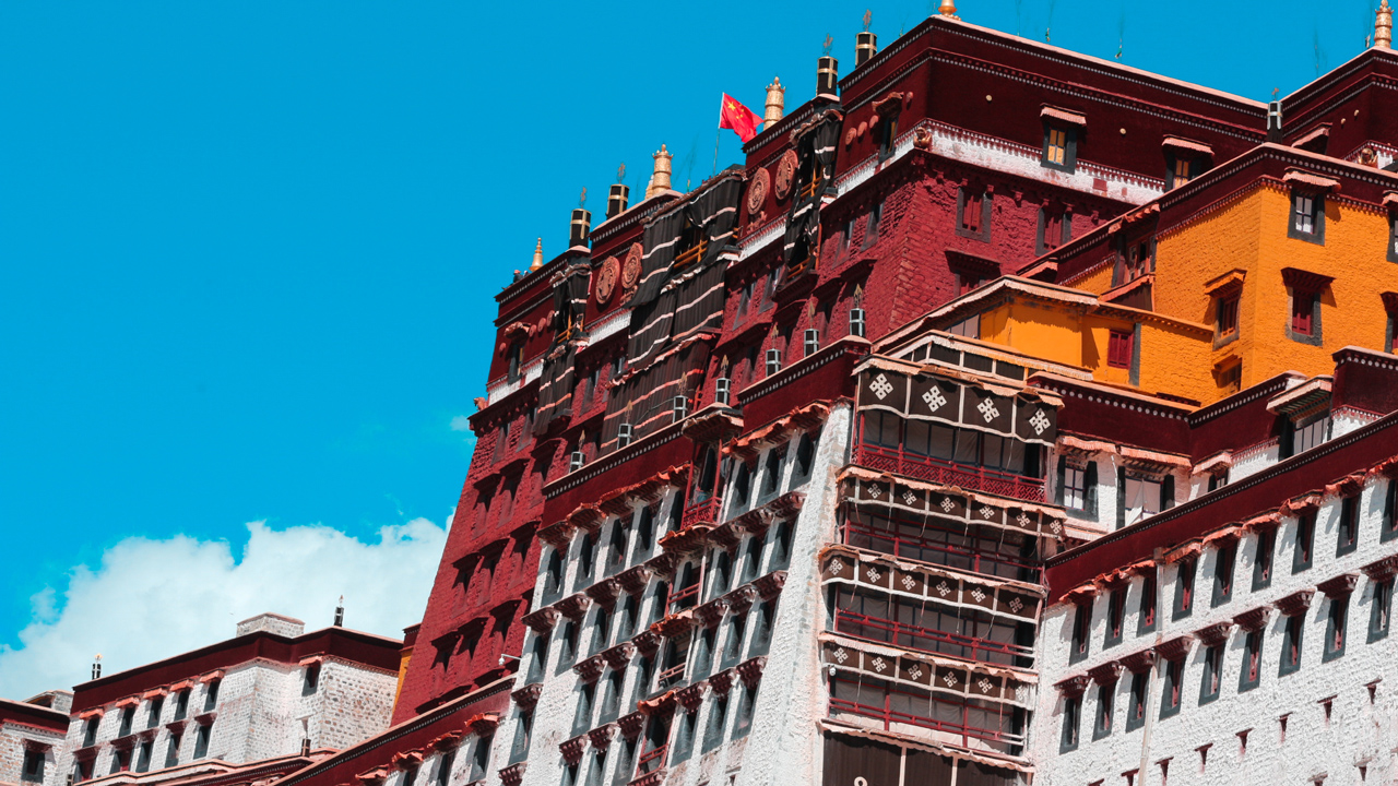 Kiến trúc tu viện Potala uy nghiêm và cổ kính