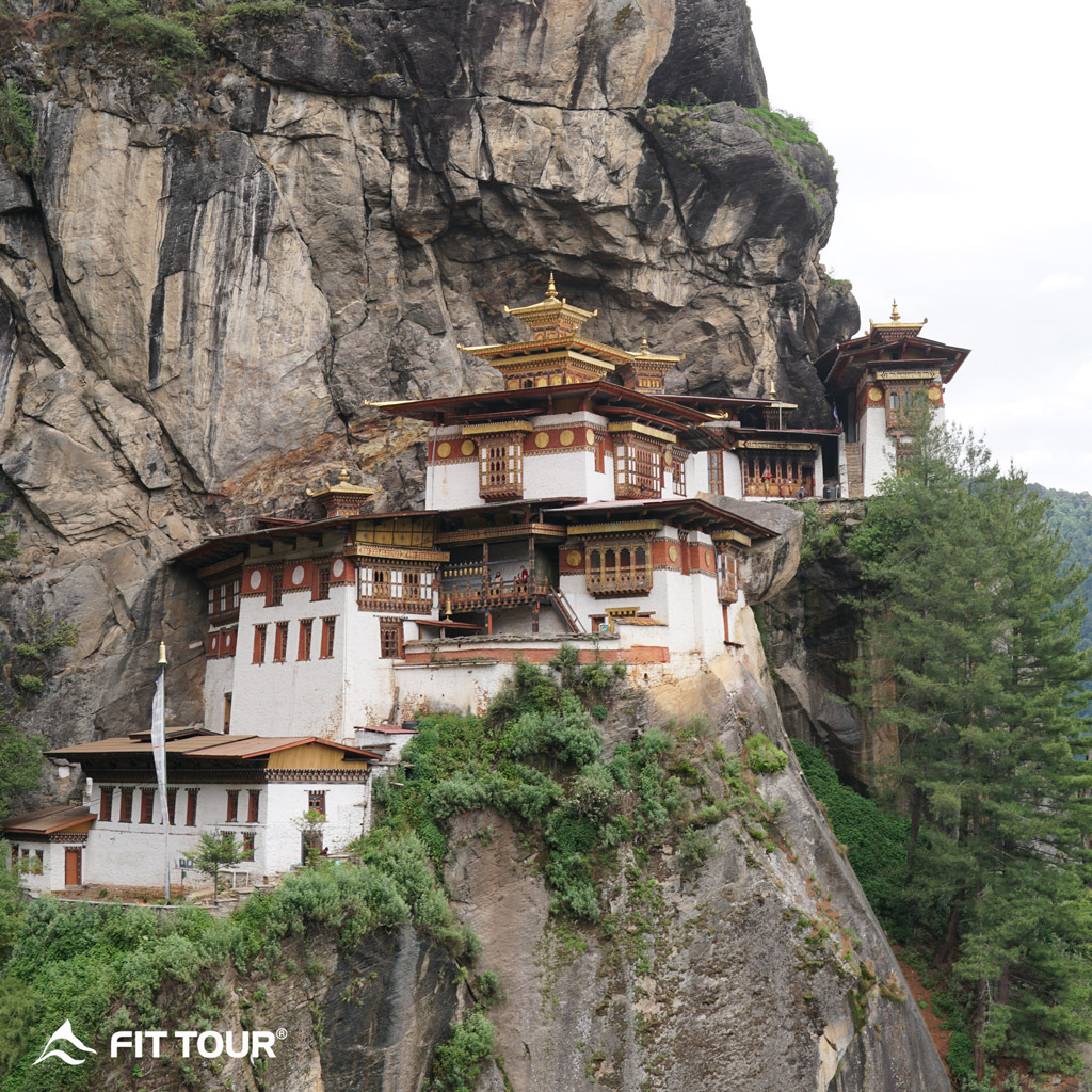 Tu viện Tiger's Nest trên vách đá