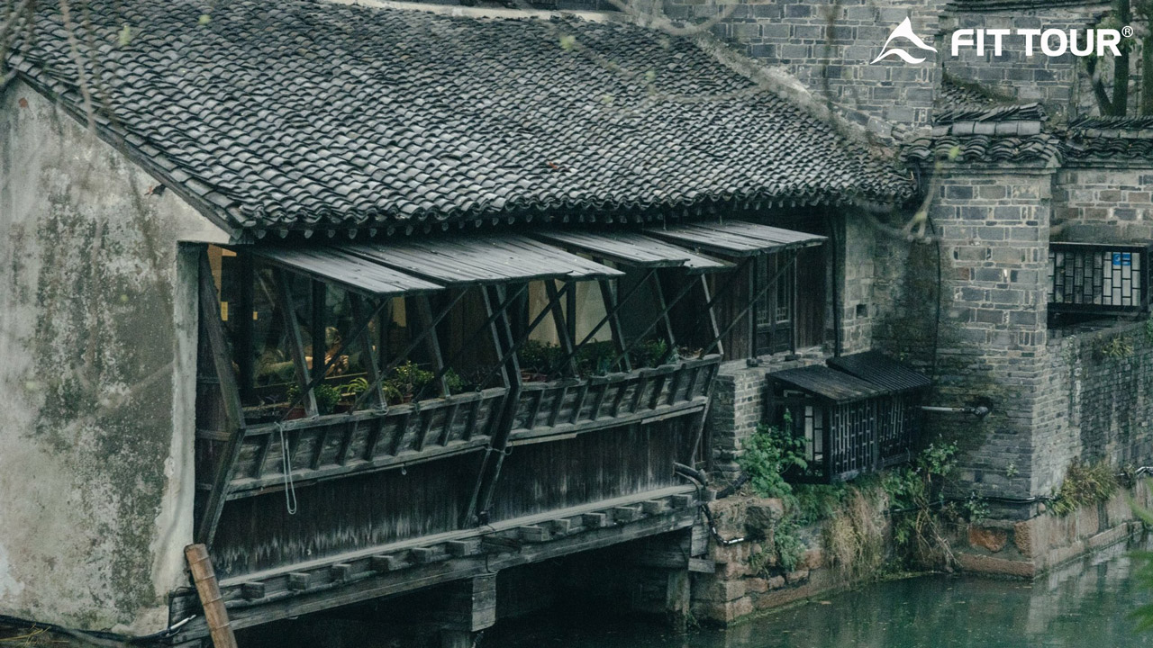 Một quán cafe tuyệt đẹp view nhìn ra con kênh Ô Trấn