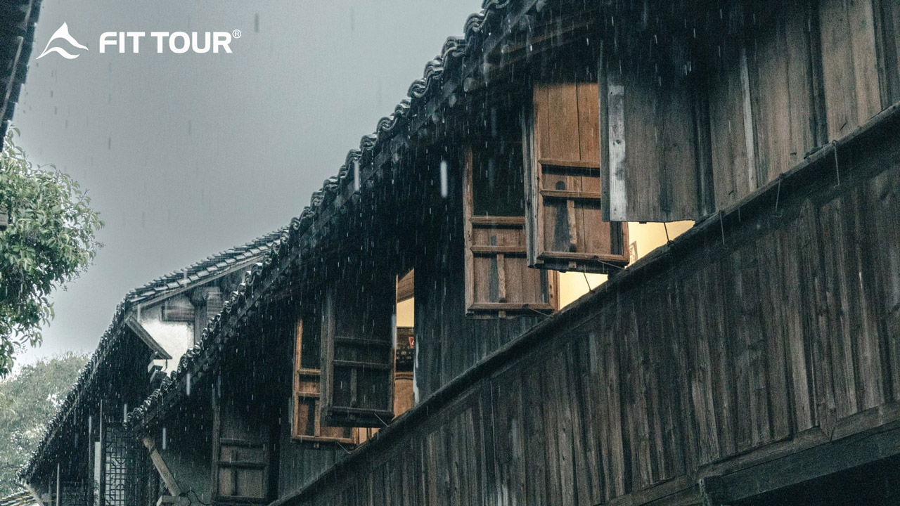 Mưa tại Ô Trấn tạo nên không khí thanh bình cổ tích