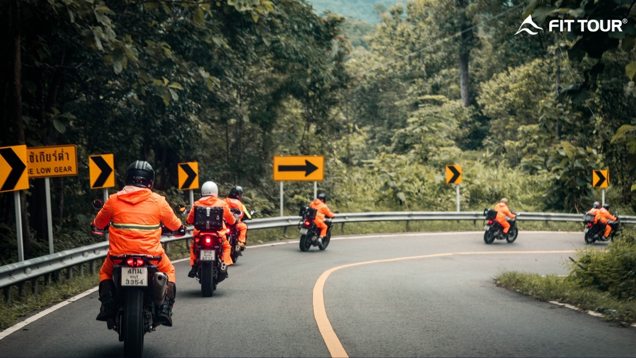 Sắc Cam Rực Rỡ Đoàn FIT Tour